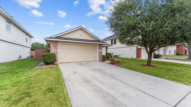 7523 Stallion Trail Drive, Humble, TX 77338