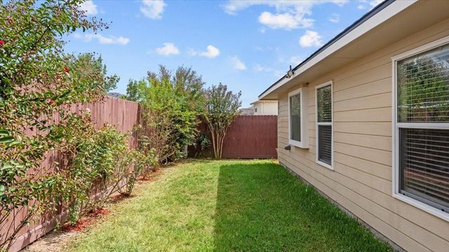 7523 Stallion Trail Drive, Humble, TX 77338