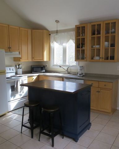 11 Sonoma Dr, Worcester, MA 01605