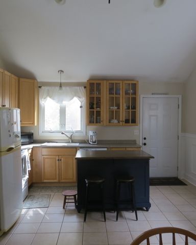 11 Sonoma Dr, Worcester, MA 01605
