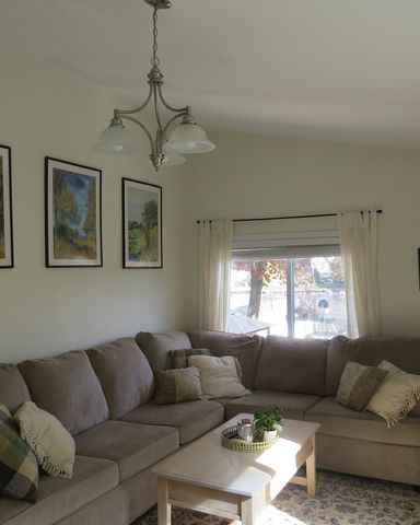 11 Sonoma Dr, Worcester, MA 01605