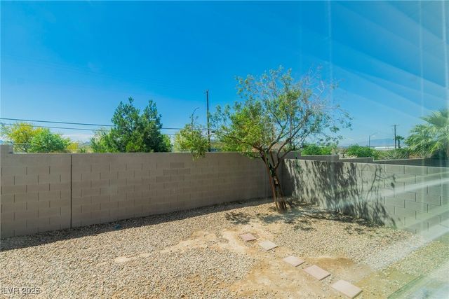 6829 Painted Morning Avenue, Las Vegas, NV 89142