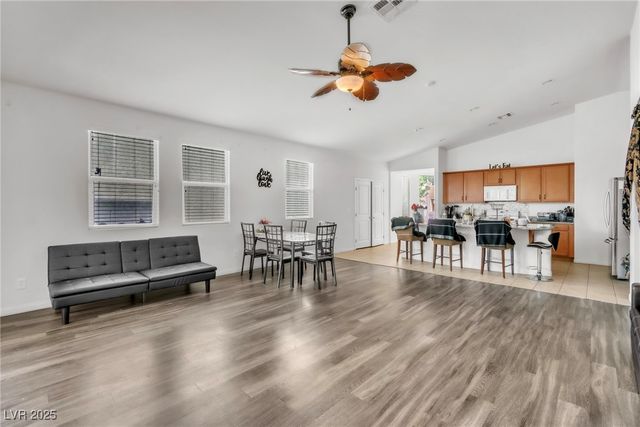 6829 Painted Morning Avenue, Las Vegas, NV 89142