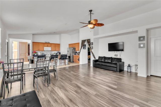 6829 Painted Morning Avenue, Las Vegas, NV 89142