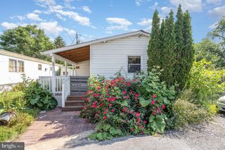 40 MEADOWBROOK CT, New Cumberland, PA 17070