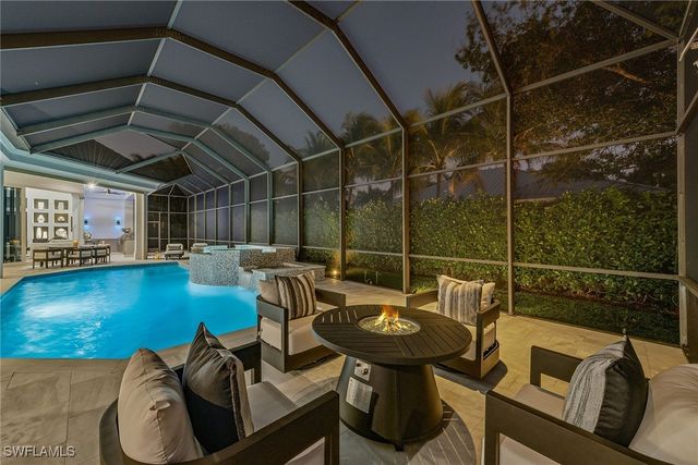 538 Riviera DR, Naples, FL 34103