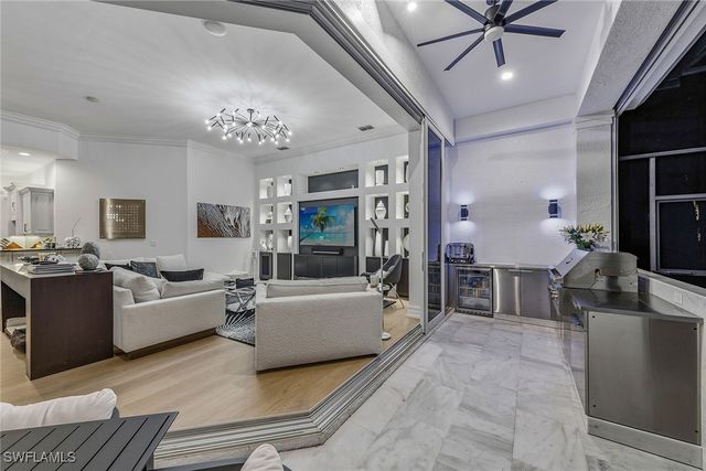 538 Riviera DR, Naples, FL 34103