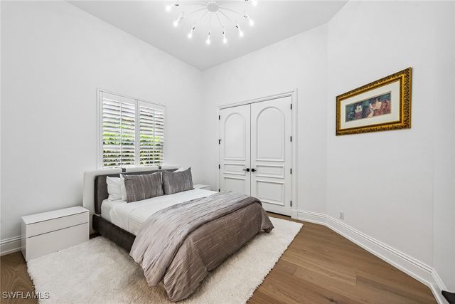 538 Riviera DR, Naples, FL 34103