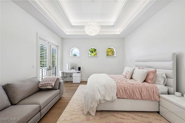 538 Riviera DR, Naples, FL 34103