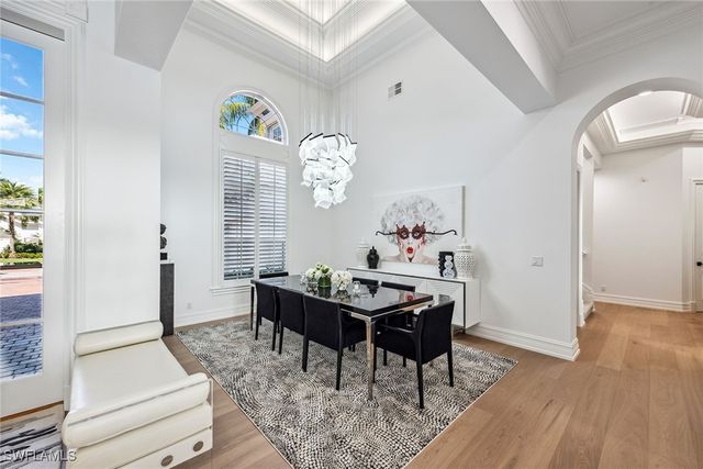 538 Riviera DR, Naples, FL 34103