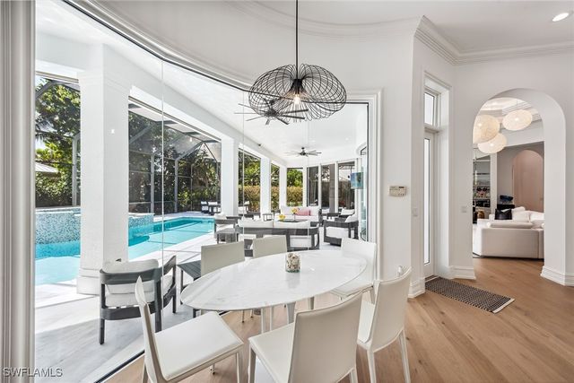 538 Riviera DR, Naples, FL 34103