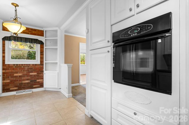 142 Pearson Drive, Morganton, NC 28655