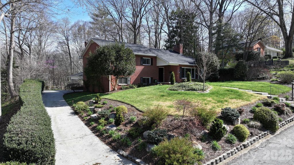 142 Pearson Drive, Morganton, NC 28655