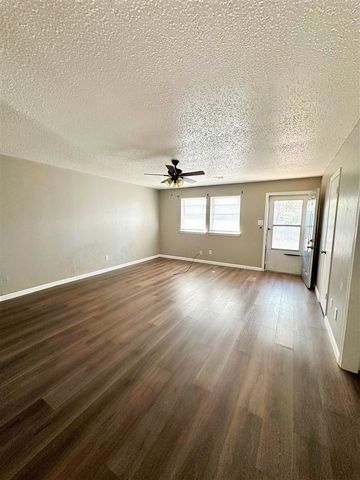 7930 NW Crossland Circle, Lawton, OK 73505