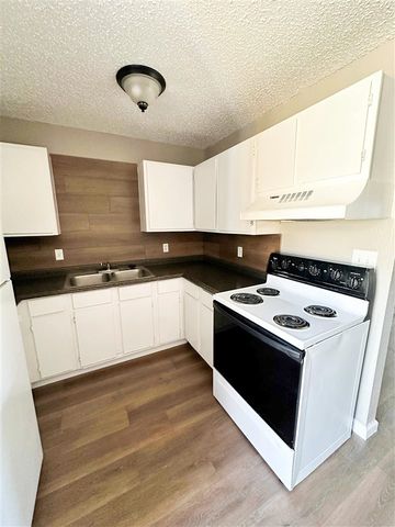 7930 NW Crossland Circle, Lawton, OK 73505