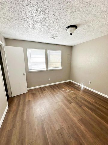 7930 NW Crossland Circle, Lawton, OK 73505