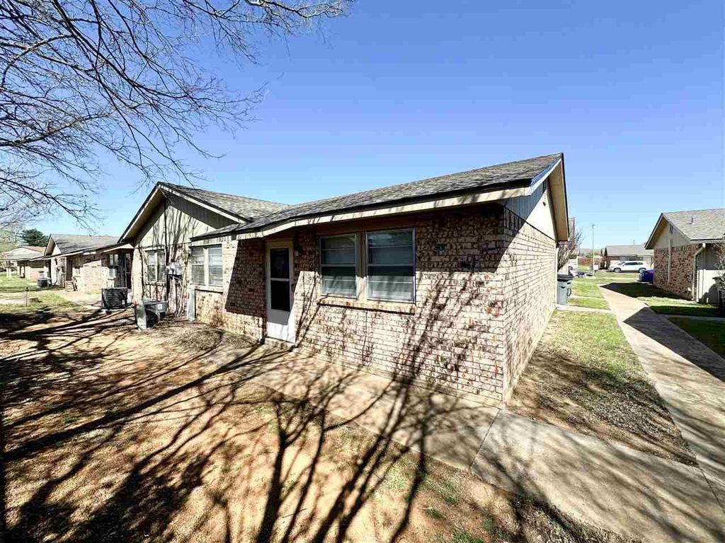 7930 NW Crossland Circle, Lawton, OK 73505