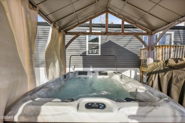 1729 Walnut Hill Lane, Sevierville, TN 37876