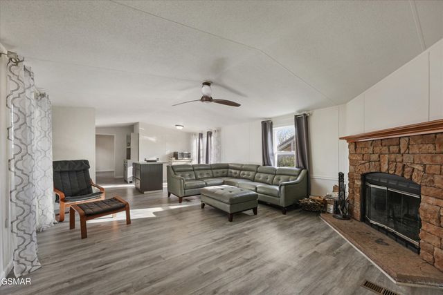 1729 Walnut Hill Lane, Sevierville, TN 37876