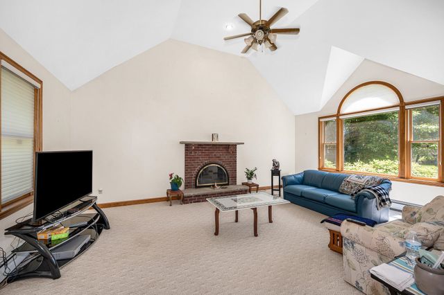 22 Greenfield Drive, Plaistow, NH 03865