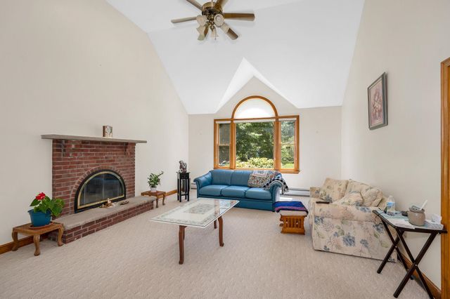 22 Greenfield Drive, Plaistow, NH 03865