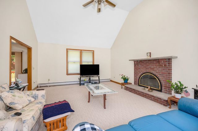 22 Greenfield Drive, Plaistow, NH 03865