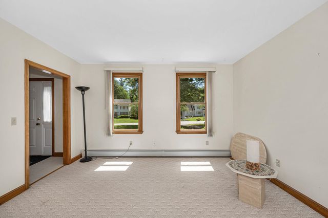 22 Greenfield Drive, Plaistow, NH 03865