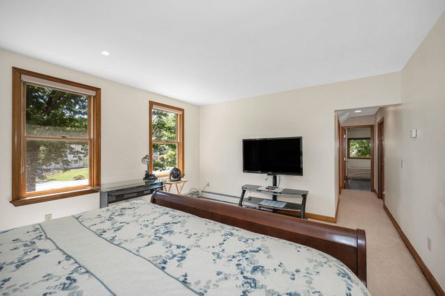 22 Greenfield Drive, Plaistow, NH 03865