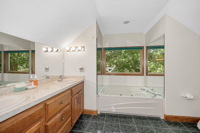 22 Greenfield Drive, Plaistow, NH 03865