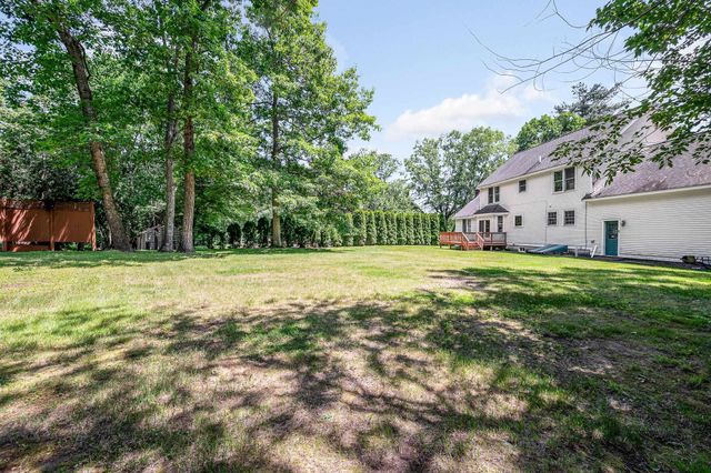 22 Greenfield Drive, Plaistow, NH 03865
