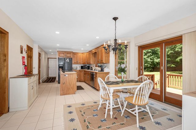 22 Greenfield Drive, Plaistow, NH 03865