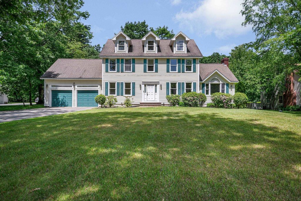 22 Greenfield Drive, Plaistow, NH 03865