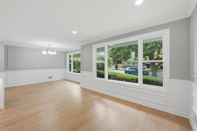 8434 Lawndale Avenue, Skokie, IL 60076