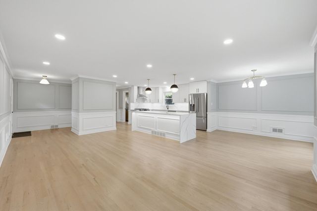 8434 Lawndale Avenue, Skokie, IL 60076
