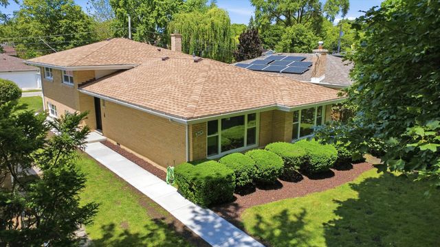 8434 Lawndale Avenue, Skokie, IL 60076
