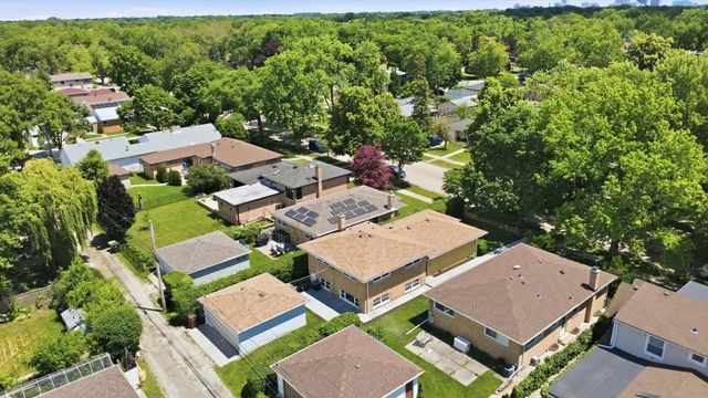 8434 Lawndale Avenue, Skokie, IL 60076