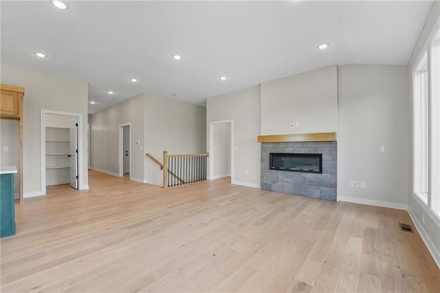 1921 SW Hightown Drive, Lee's Summit, MO 64082