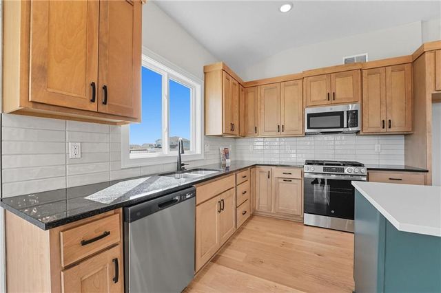 1921 SW Hightown Drive, Lee's Summit, MO 64082