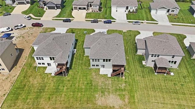 1921 SW Hightown Drive, Lee's Summit, MO 64082