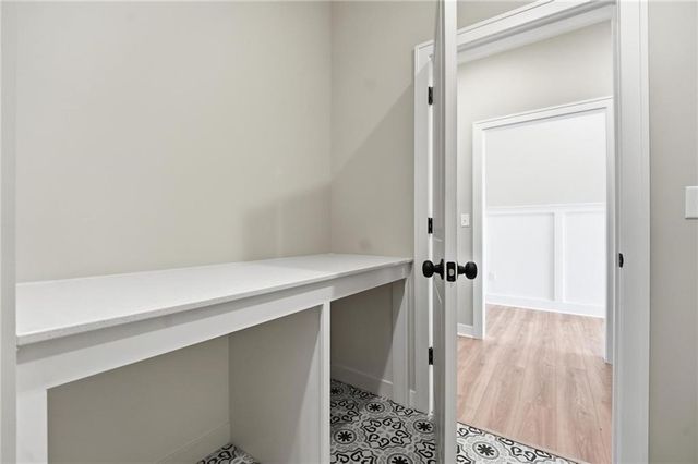 1921 SW Hightown Drive, Lee's Summit, MO 64082