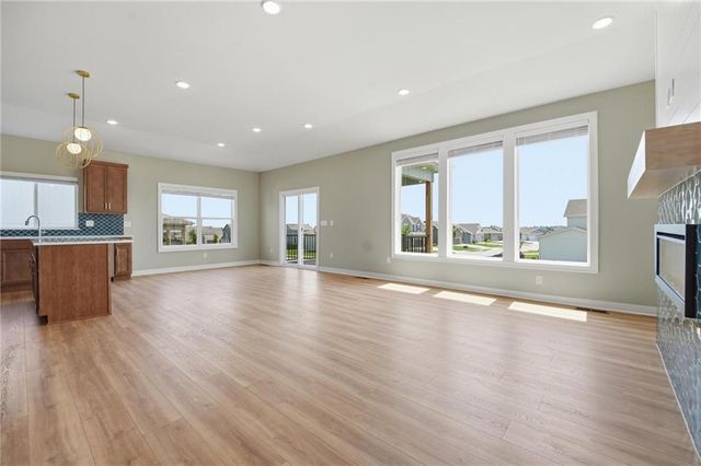 1921 SW Hightown Drive, Lee's Summit, MO 64082