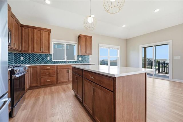 1921 SW Hightown Drive, Lee's Summit, MO 64082