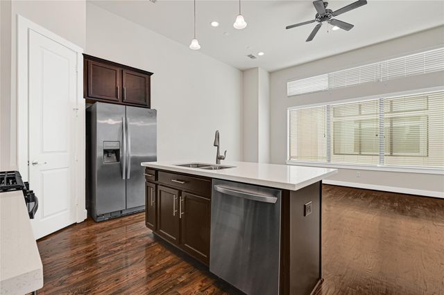 72 N Hutcheson Street, Houston, TX 77003