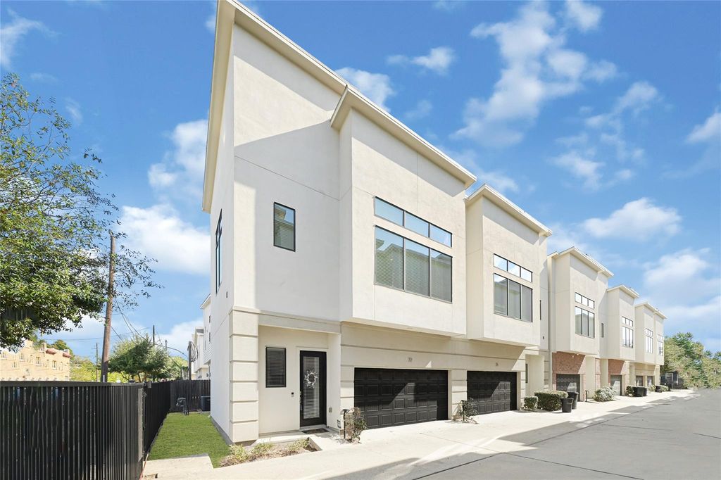 72 N Hutcheson Street, Houston, TX 77003