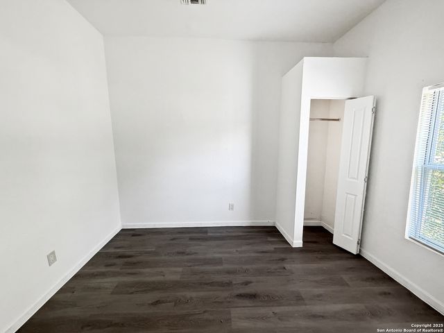 919 Monclova Alley, San Antonio, TX 78207