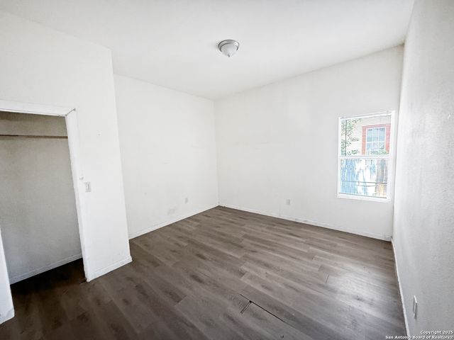 919 Monclova Alley, San Antonio, TX 78207