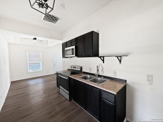 919 Monclova Alley, San Antonio, TX 78207