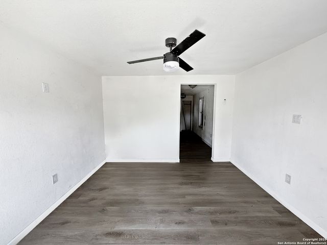 919 Monclova Alley, San Antonio, TX 78207