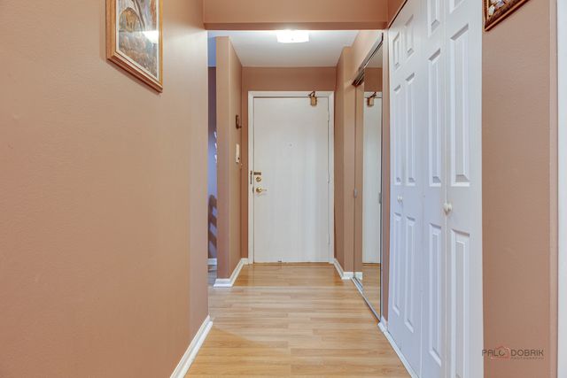 7 Oak Creek Drive 3703, Buffalo Grove, IL 60089