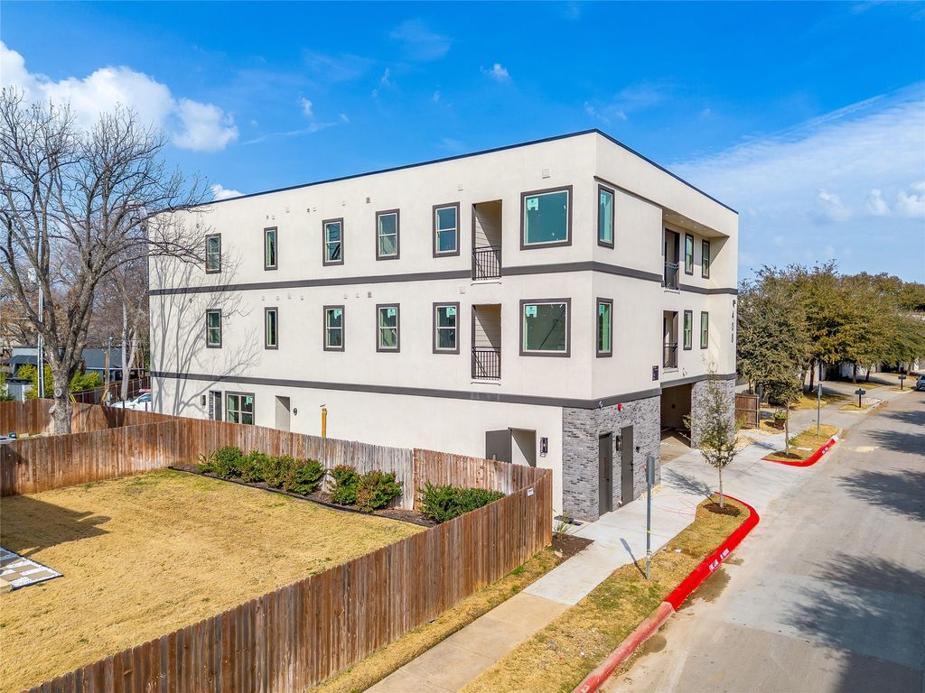 408 Foch Street 300, Fort Worth, TX 76107